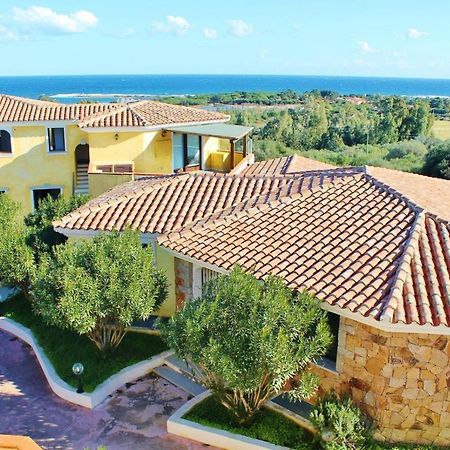 Oleandri Rossi Vila Tanaunella Exterior foto
