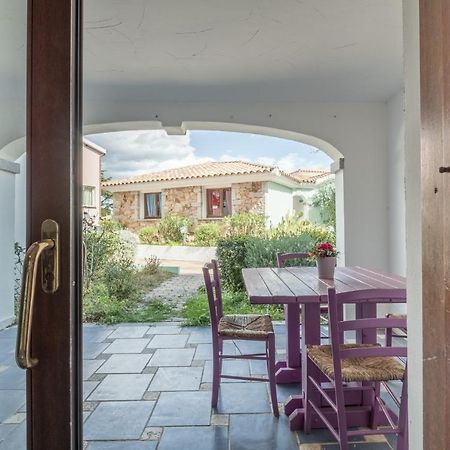 Oleandri Rossi Vila Tanaunella Exterior foto