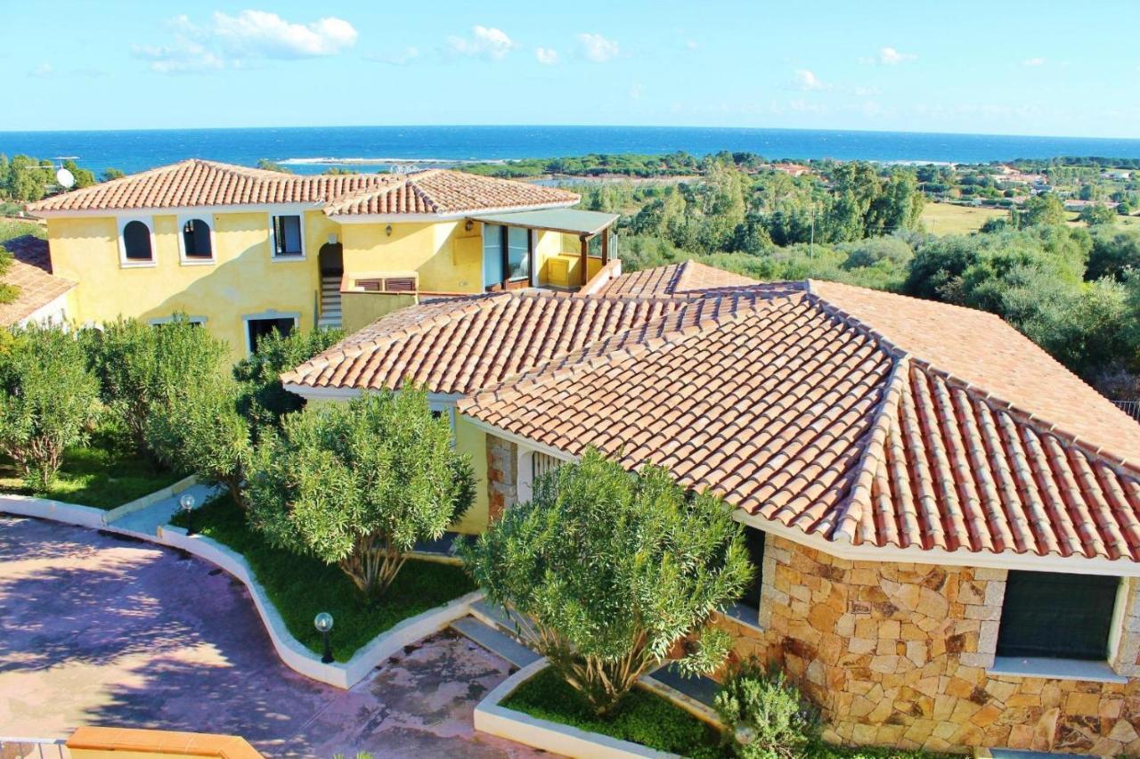 Oleandri Rossi Vila Tanaunella Exterior foto