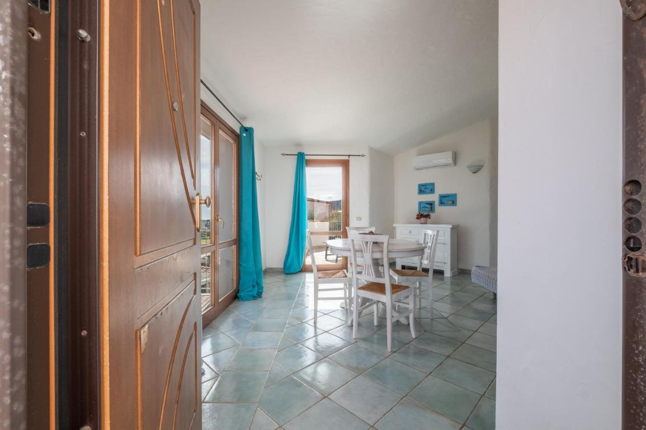 Oleandri Rossi Vila Tanaunella Exterior foto